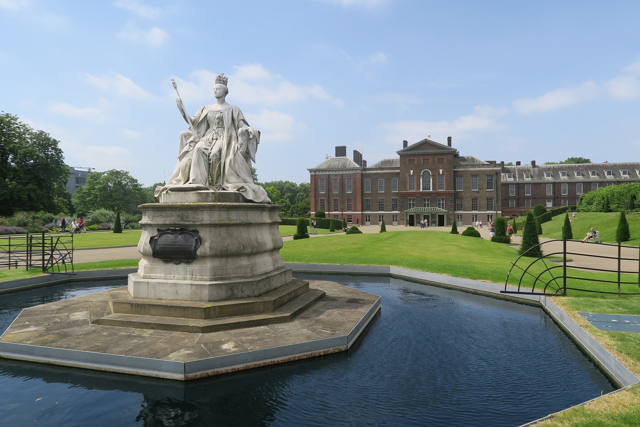 Kensington Palace & Gardens : Nearby Mowbray Attarction
