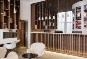 Hotel lobby with seating and reception area | Mowbray court hotel
